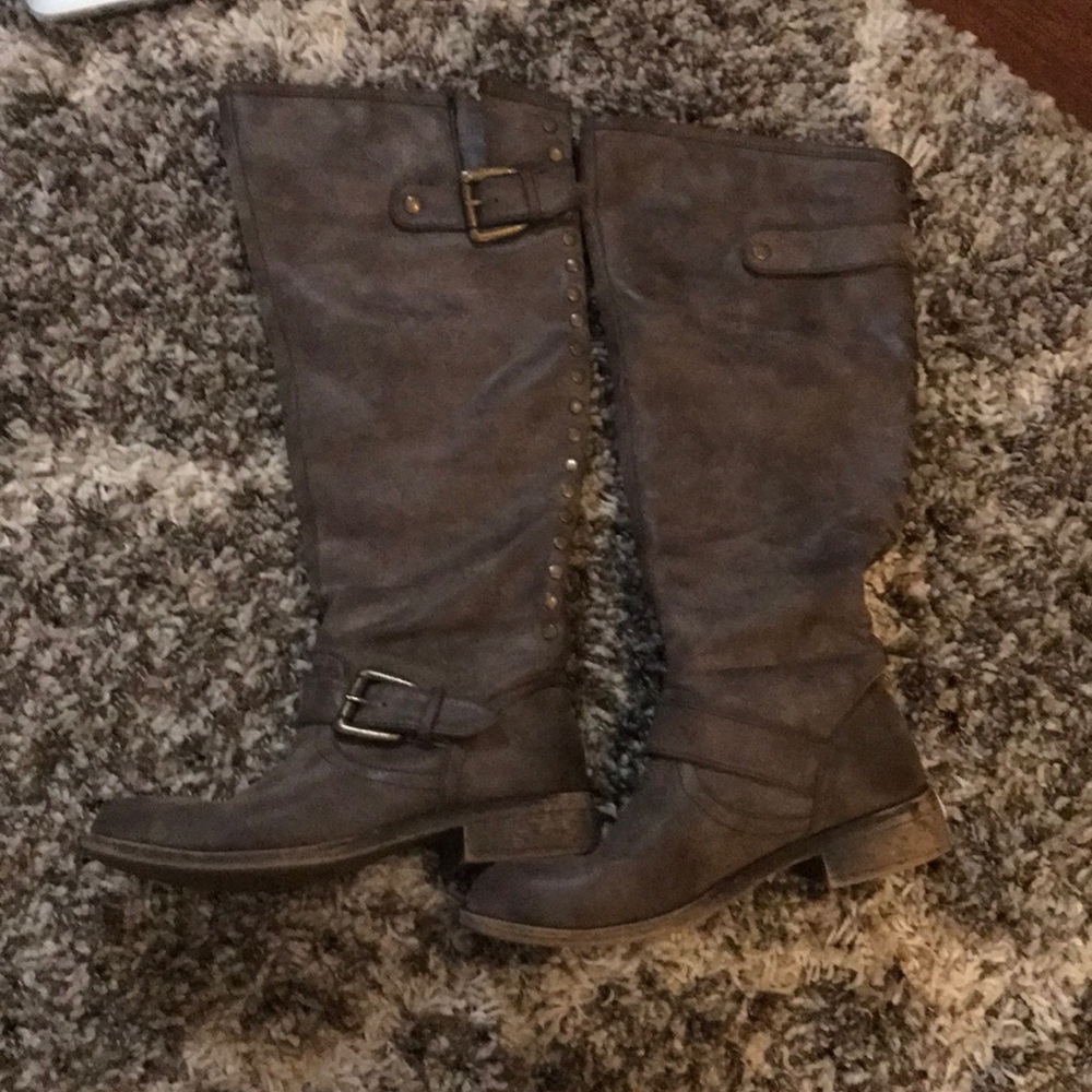 Madden Girl Size 5 Boots in Cactuss
